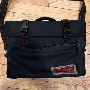 Le Mans Padded‎ Square Black Camera bag